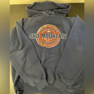 Hanes Cotton Sweatshirt *Great Condition*. Sno Mountain. Size M